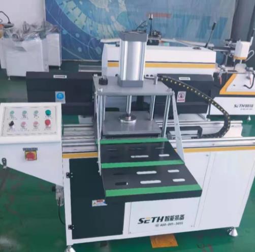 CNC Corner Cleaning Machine for PVC Win-door.jpg CNC Corner Cleaning Machine for PVC Win-door.jpg